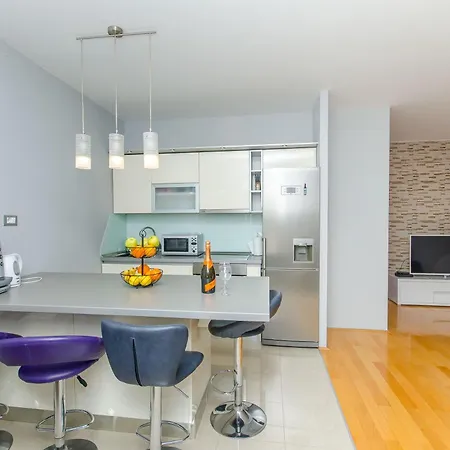 Lägenhet Stone Rose In Center