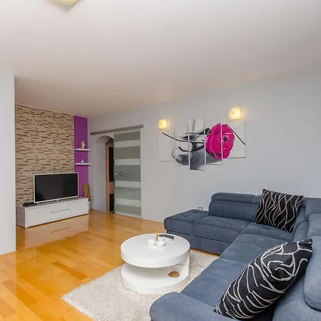 Stone Rose In Center *