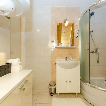 Stone Rose In Center Lägenhet *