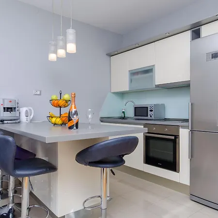 Stone Rose In Center 아파트 스플리트