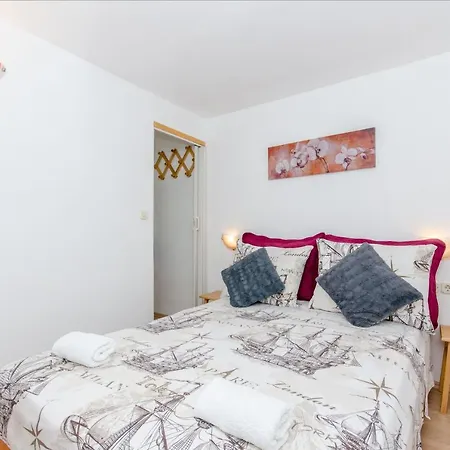 Stone Rose In Center *