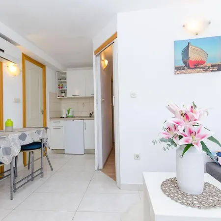 Stone Rose In Center * 스플리트