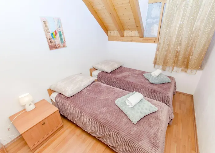 Stone Rose In Center *