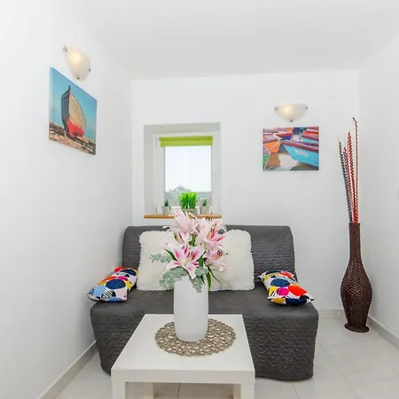 Stone Rose In Center Apartament Split
